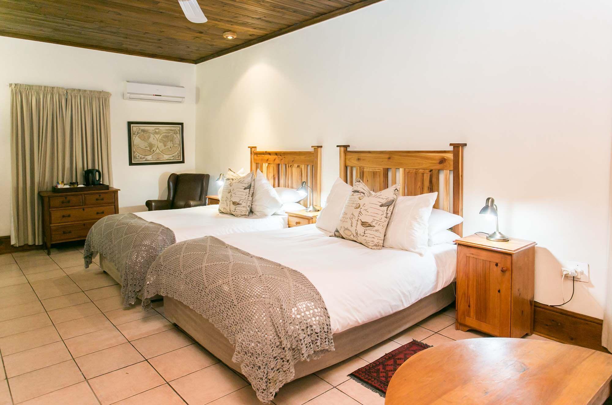 Family, 2 Double Beds, Sofa