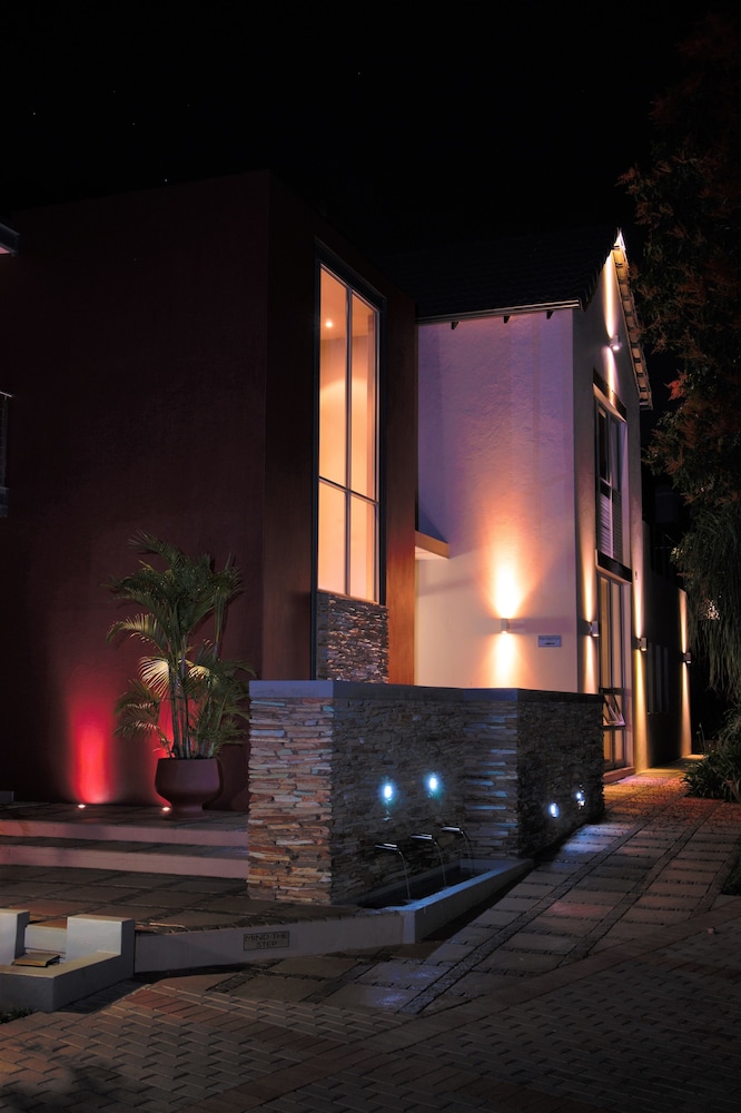 Hudson House 39/44