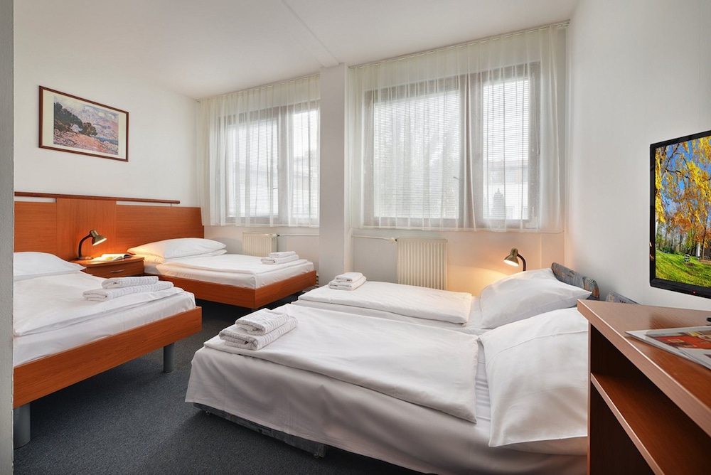 Ea Hotel Populus 11/53