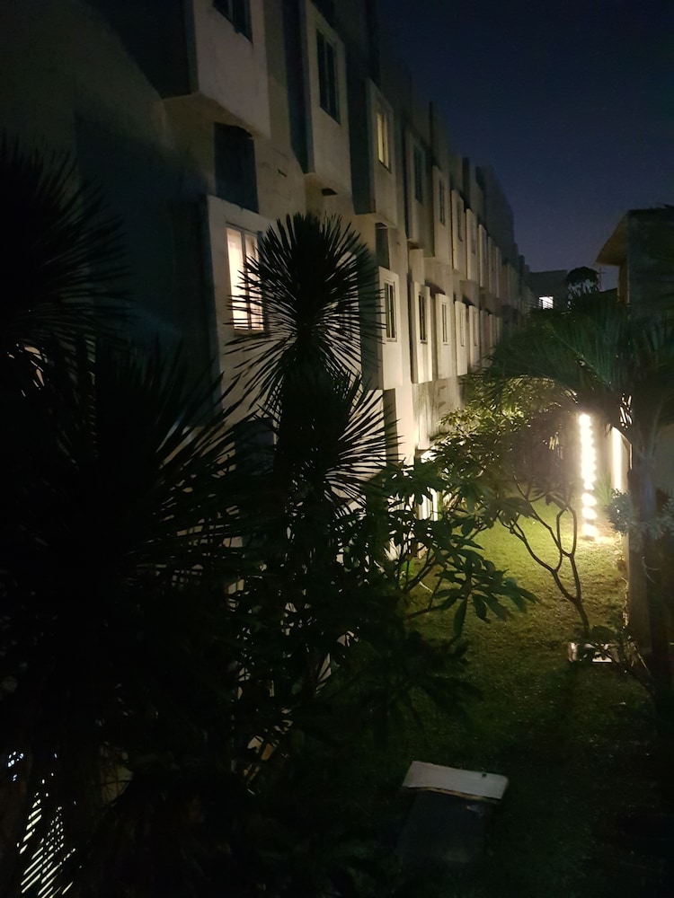 N2 Hotel Gunung Sahari 42/46