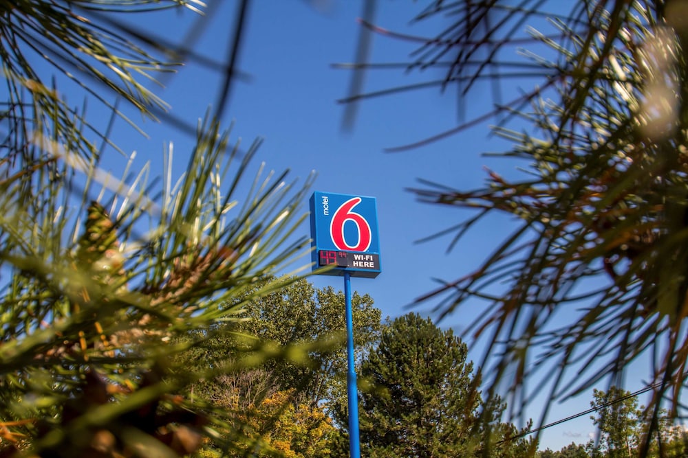 Motel6 Buffalo, NY - Airport - Williamsville 46/51
