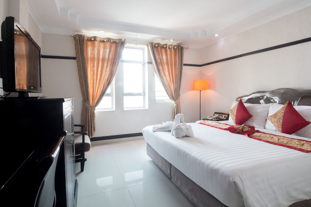 SALITA HOTEL 25/75