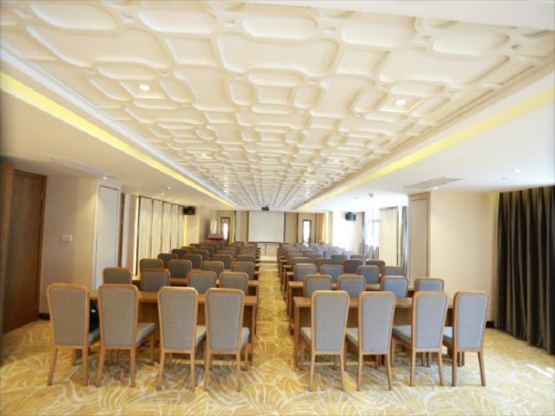Metropolo Jinjiang Hotels (Haikou Wuzhishan Road, Riyue Duty-free Plaza) 47/52