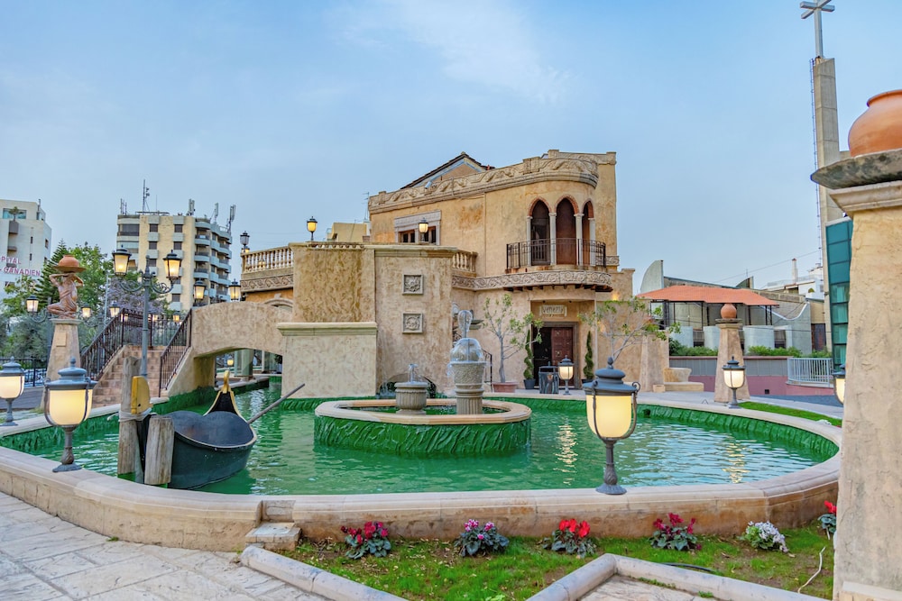 Al Habtoor Grand Hotel Beirut 48/50