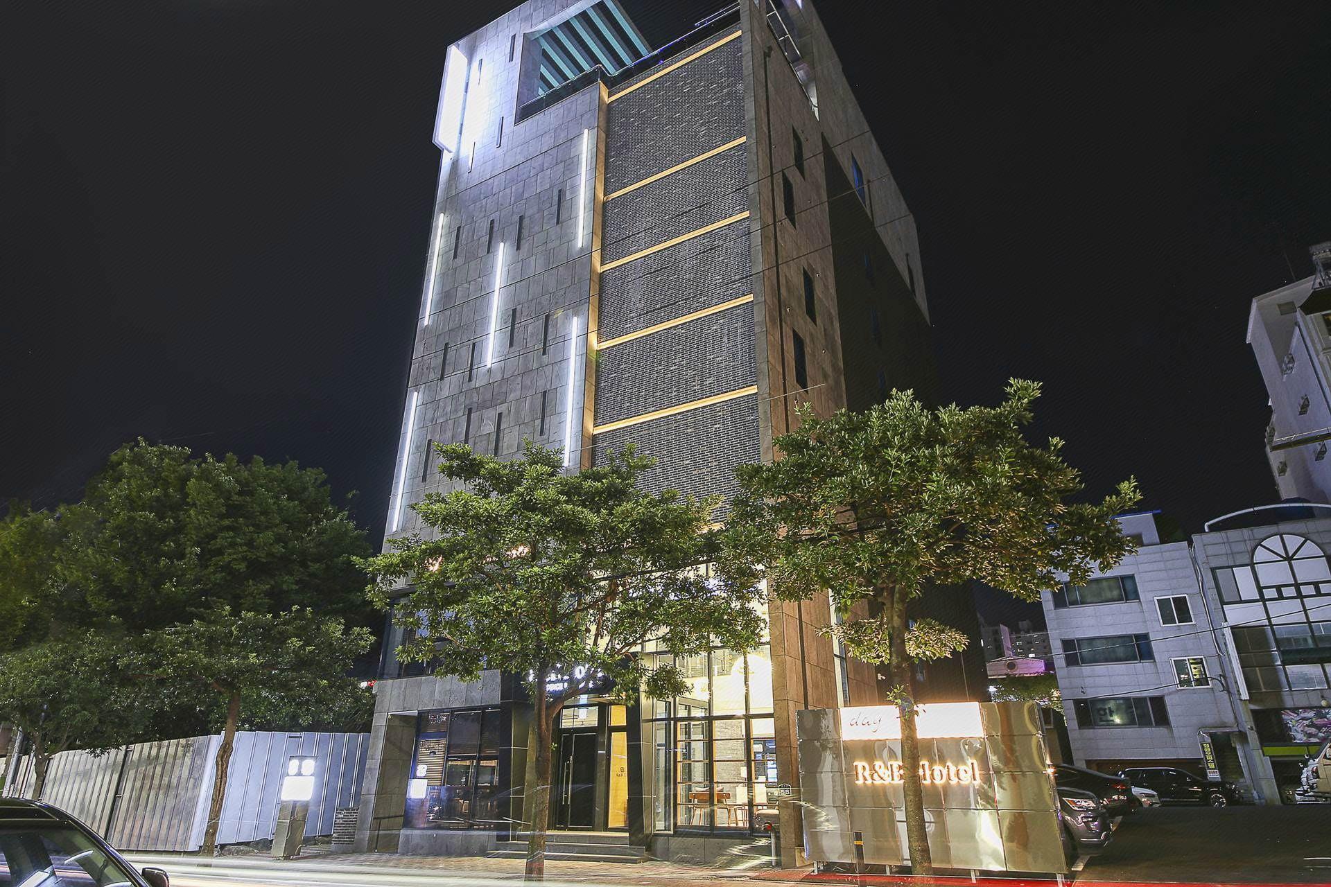 R&B Business Hotel 3/42