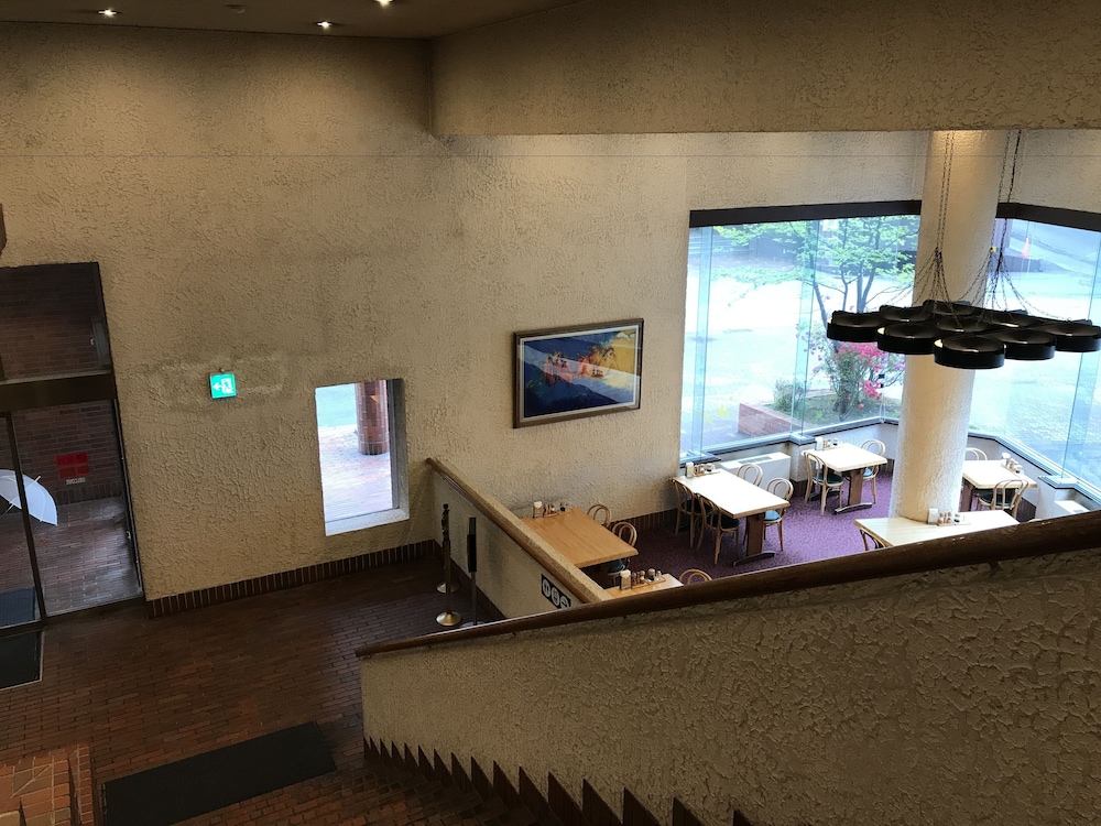 Adex Inn 22/36