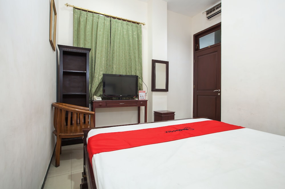 Reddoorz @ Raya Ngagel 2 13/35