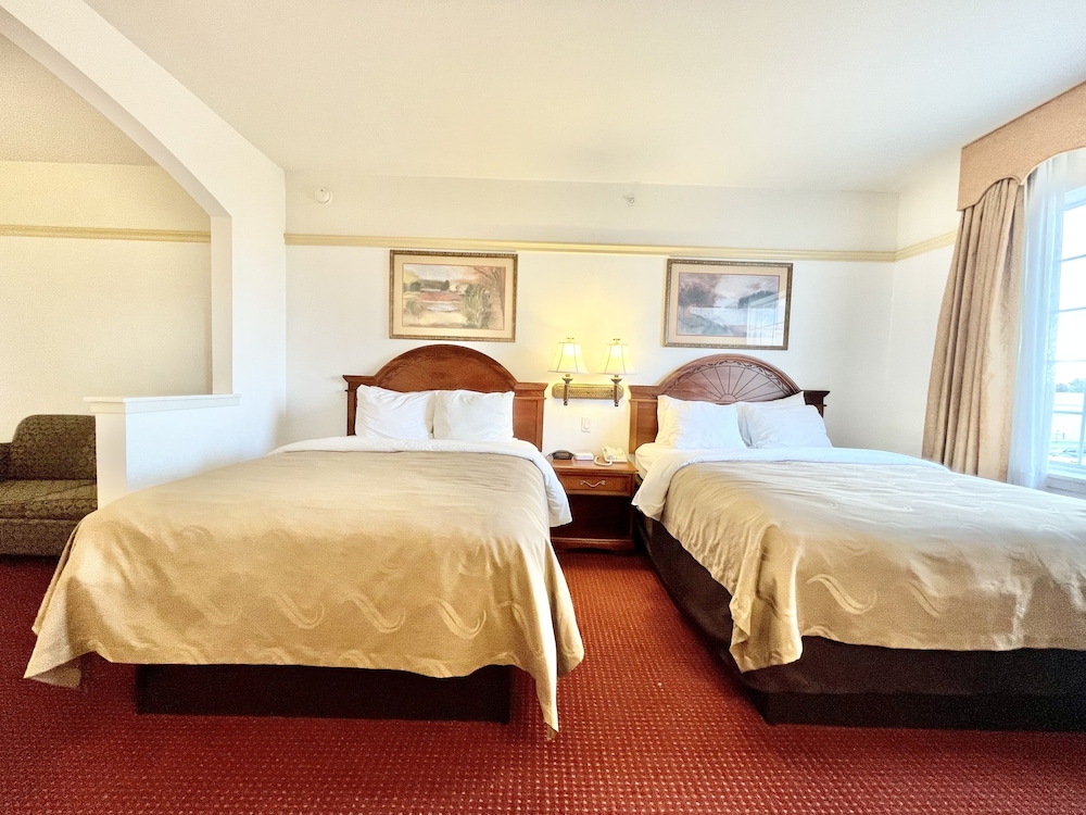 FairBridge Inn & Suites Cleburne 34/62
