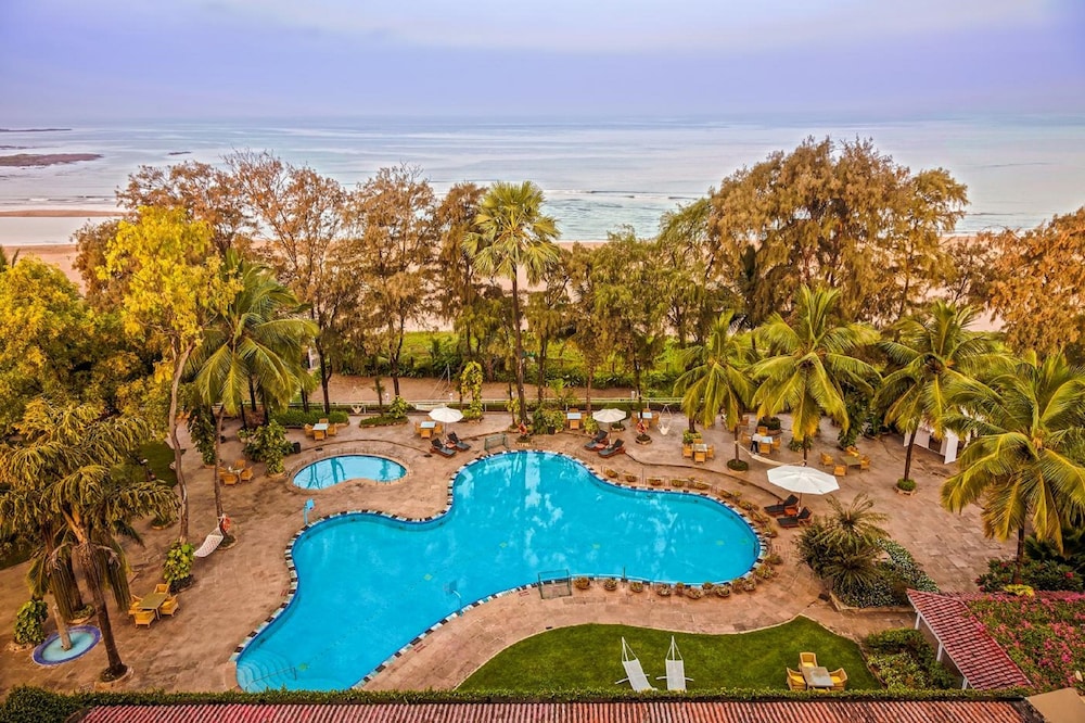 THE RESORT 4/77
