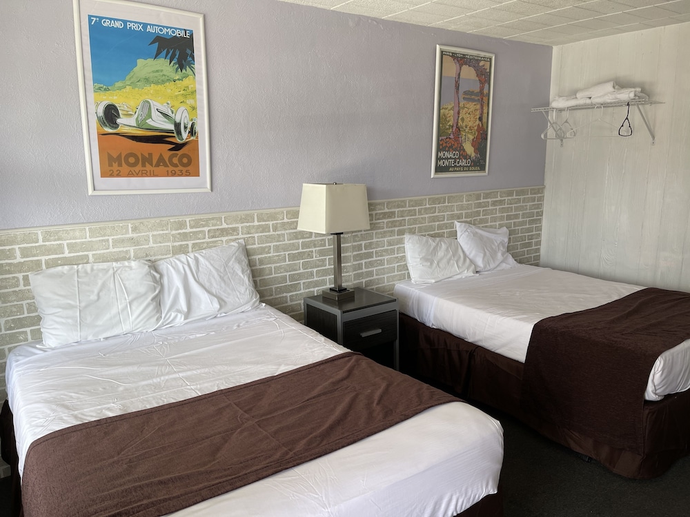 Monaco Motel 10/46