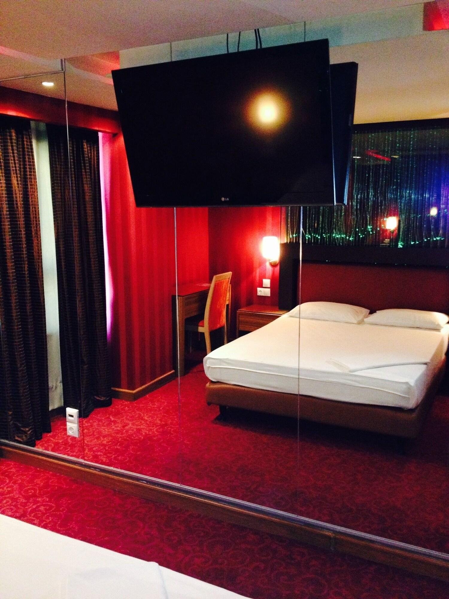 Lacoba Hotel 9/33