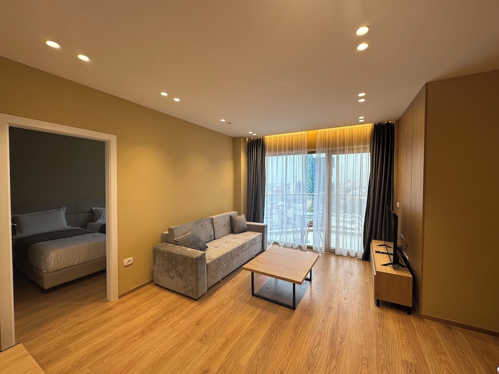 Mulaj Hotel Tirana 39/63