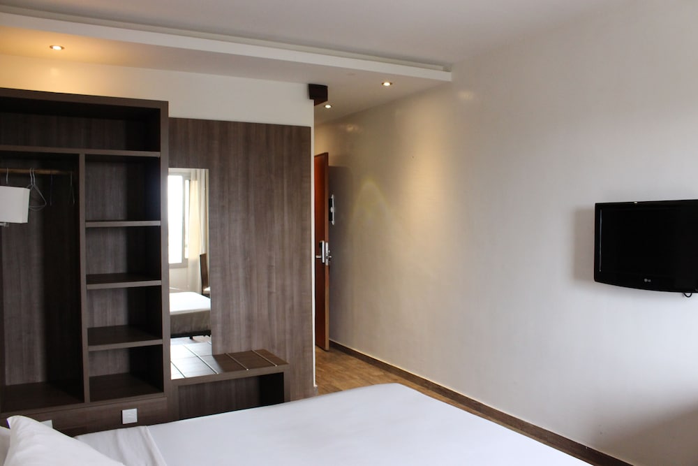Lewat Hotel 10/30