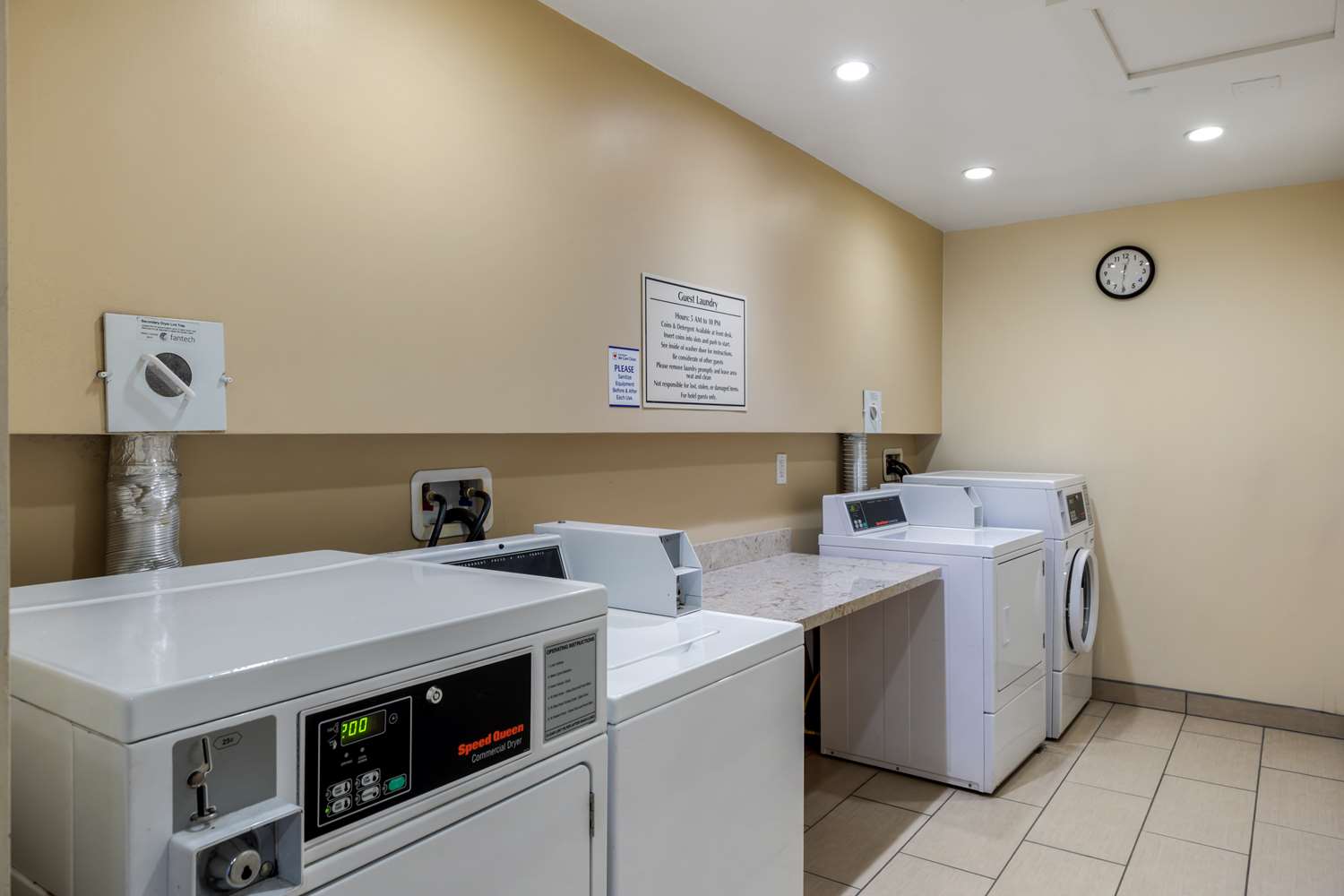 Best Western Plus South Coast Inn 72/72