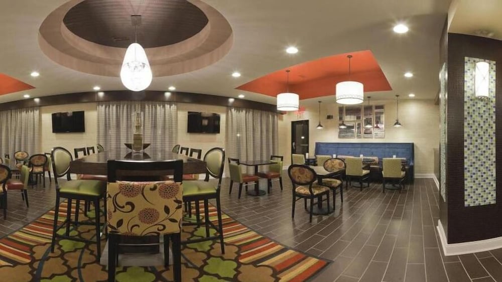 Holiday Inn Express Hotel Suites Fulton 38/51