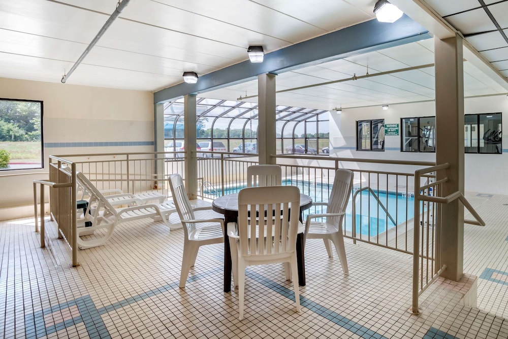 Comfort Suites Hagerstown Southeast 36/39