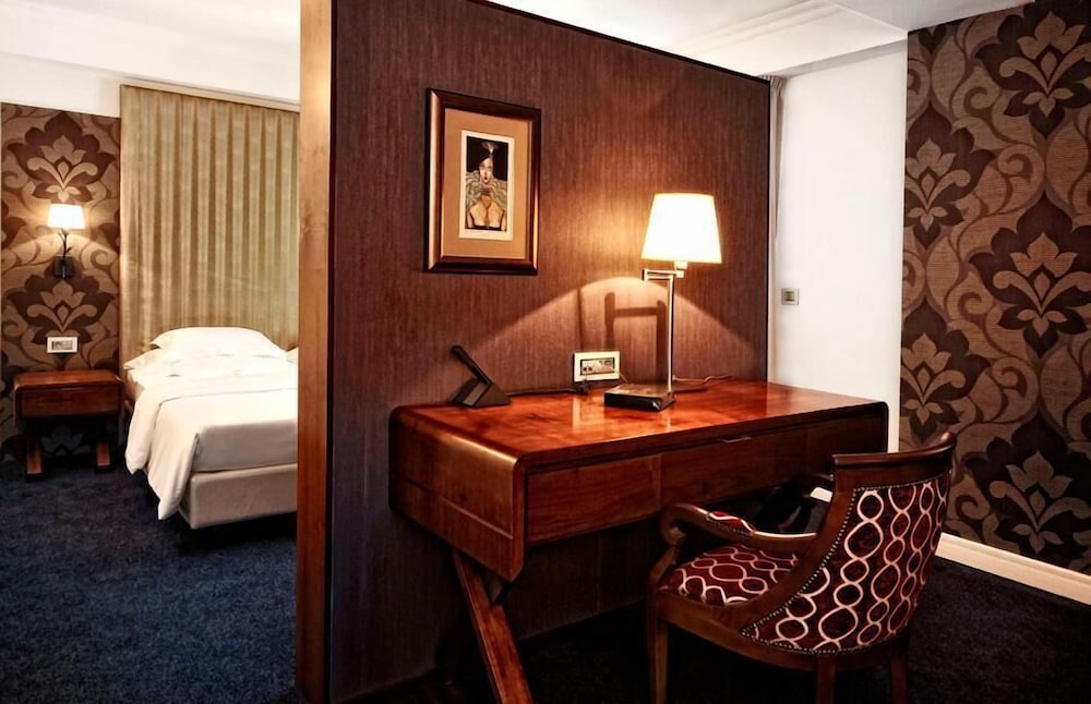 Ziya Hotel 49/67