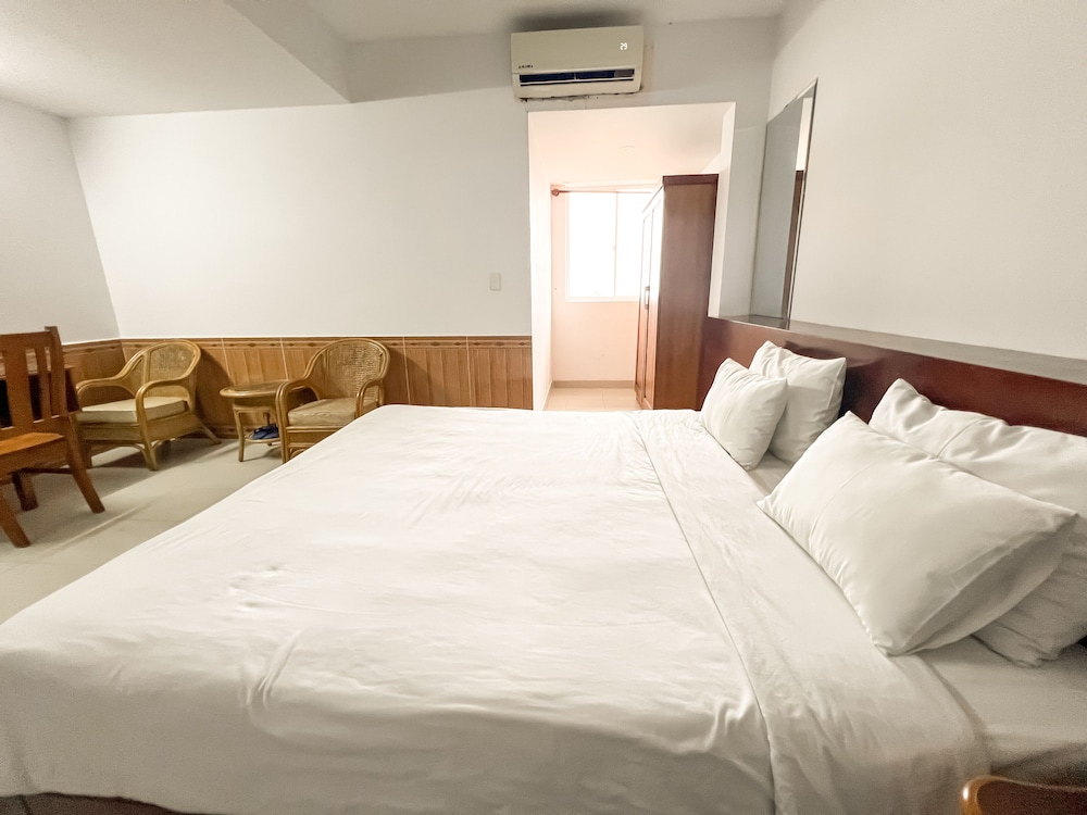 Ngoc Han Hotel 21/67