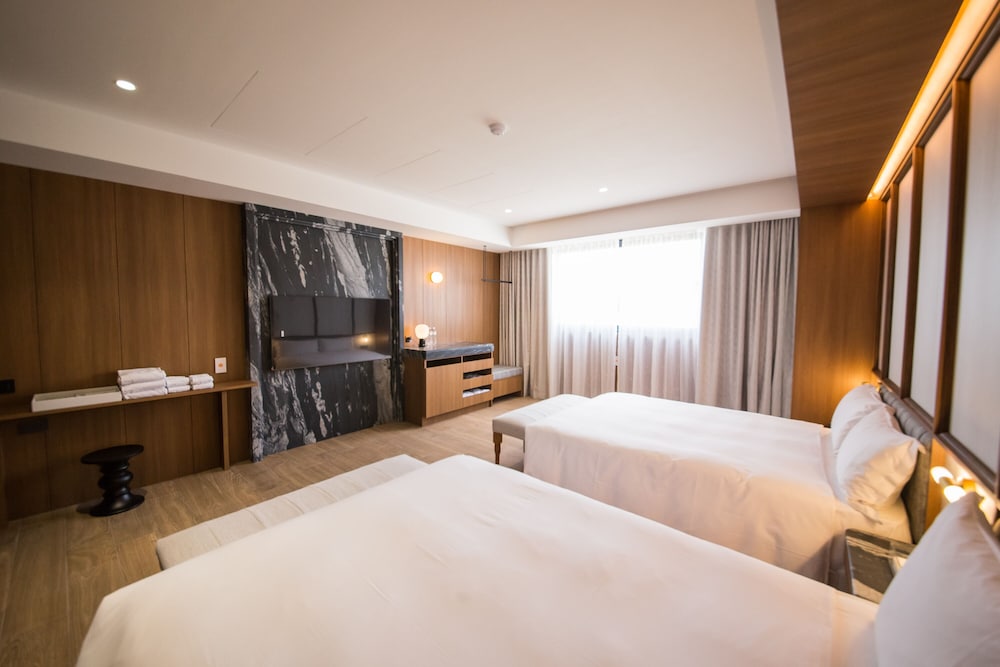 ROOM, QUADRUPLE, ACCESSIBLE