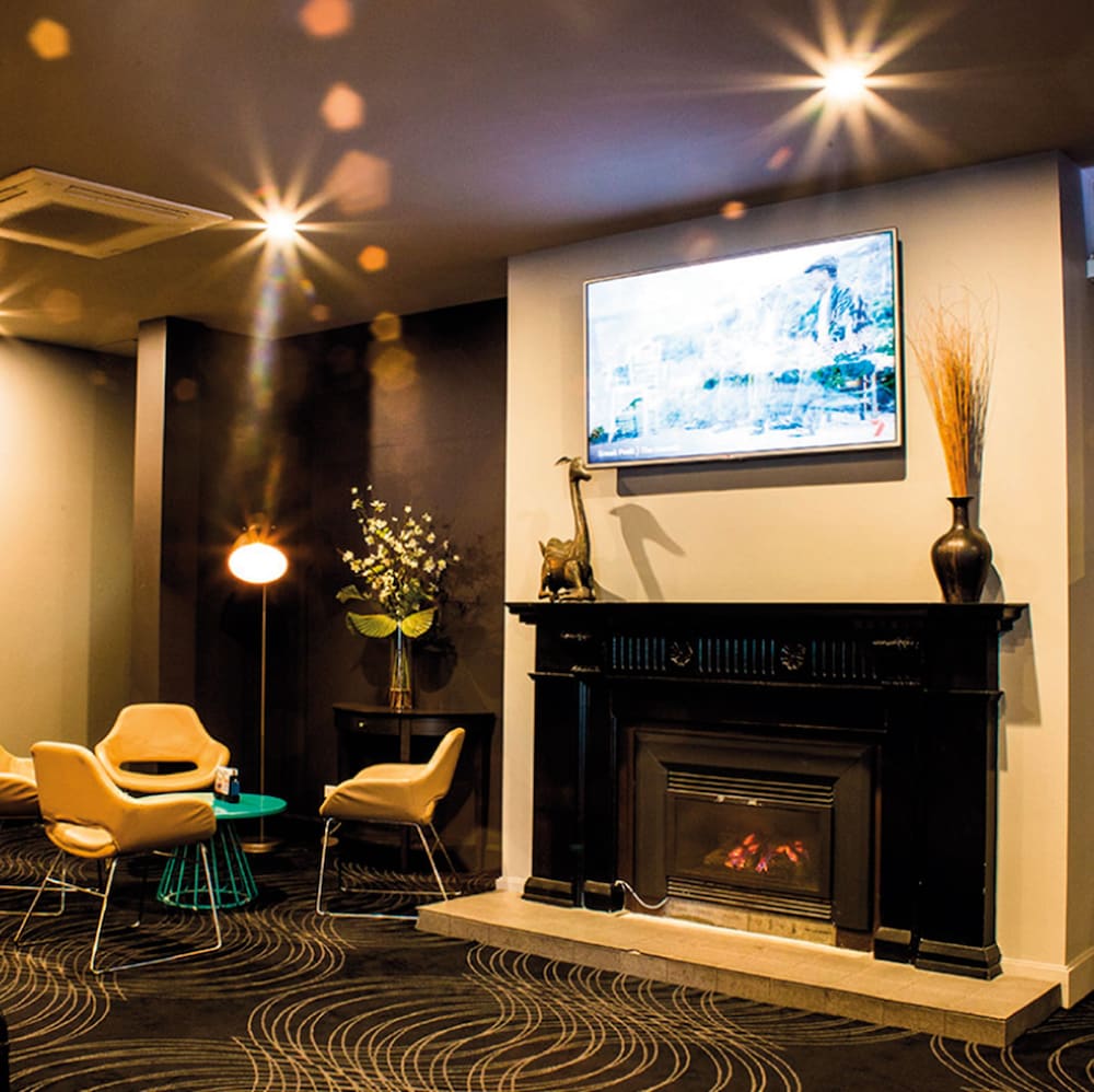 MORNINGTON HOTEL 5/45
