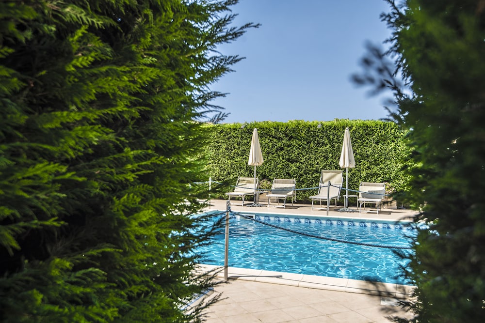 Hotel Villa Daphne 37/53