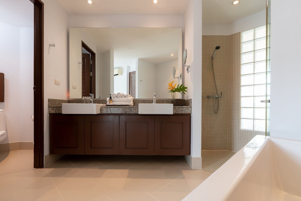 Dewa Phuket Resort and Villas 10/74