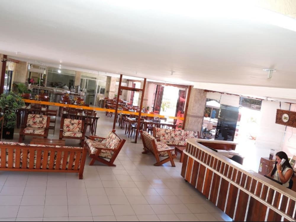 Golden Beach Hotel 61/86