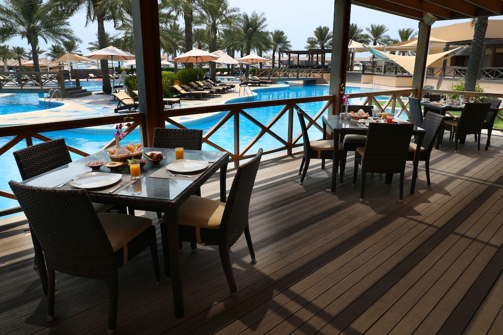 Al Bander Hotel & Resort 29/50