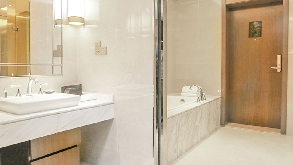 NARADA GRAND HOTEL 37/40