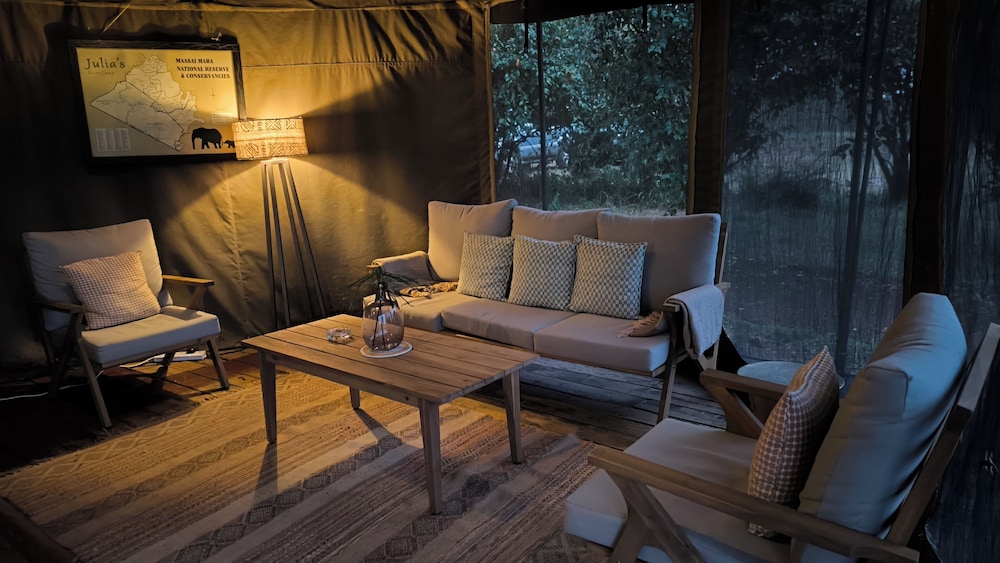 Julia's River Camp 15/50