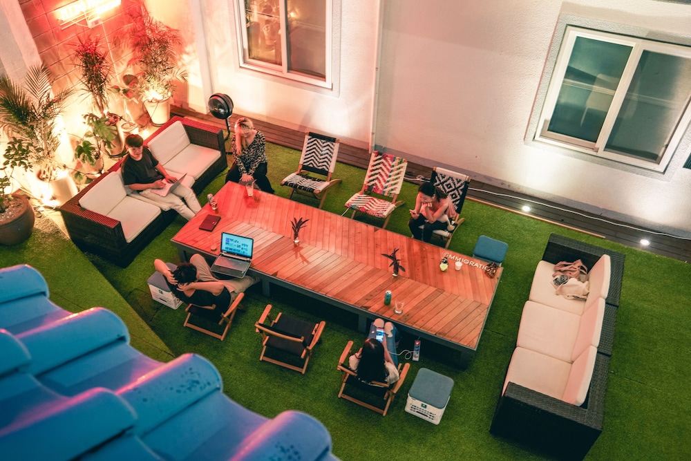 Mido Hostel 48/62