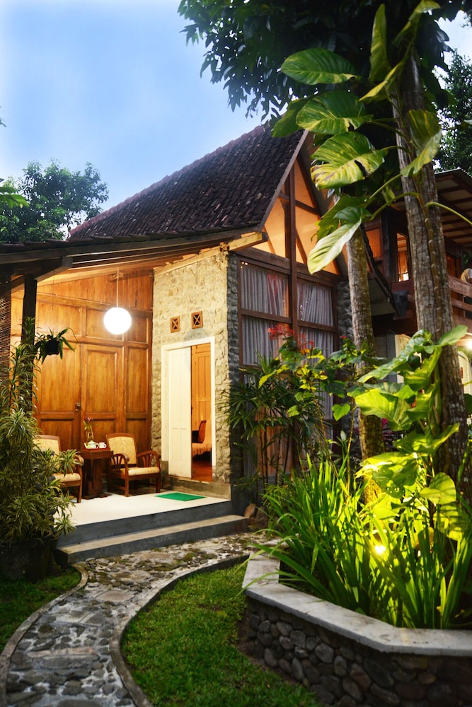 The Riverside Javanese Cottages 4/45