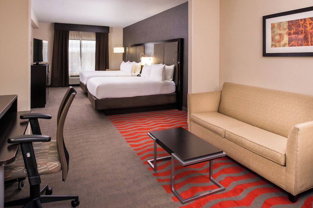 جناح بسريرين كوين مع أريكة، Holiday Inn Express Suites Monroe 2/5