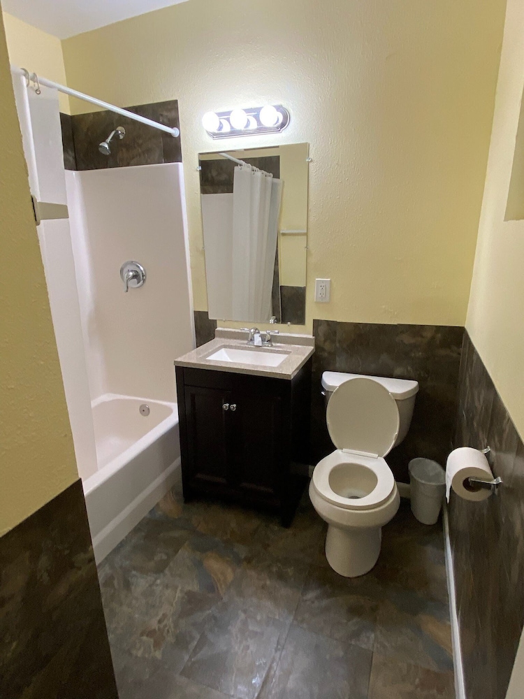 Europa Inn & Suites 10/40