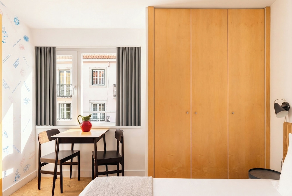 The Lisbonaire Apartments 36/49
