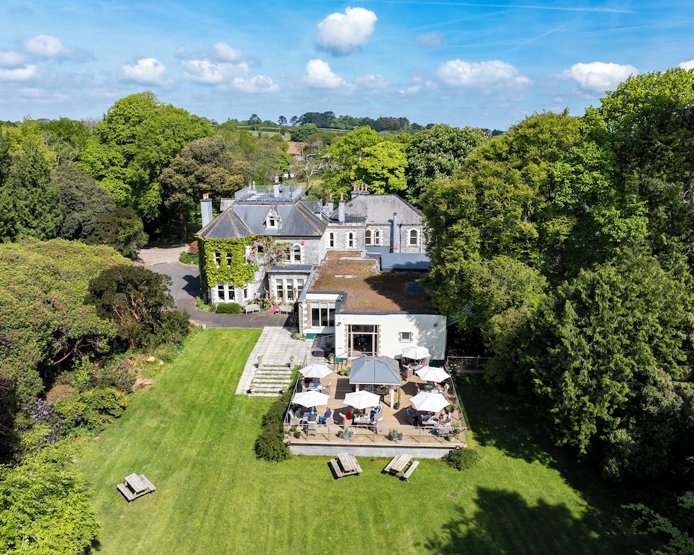 Penmorvah Manor Hotel 51/55