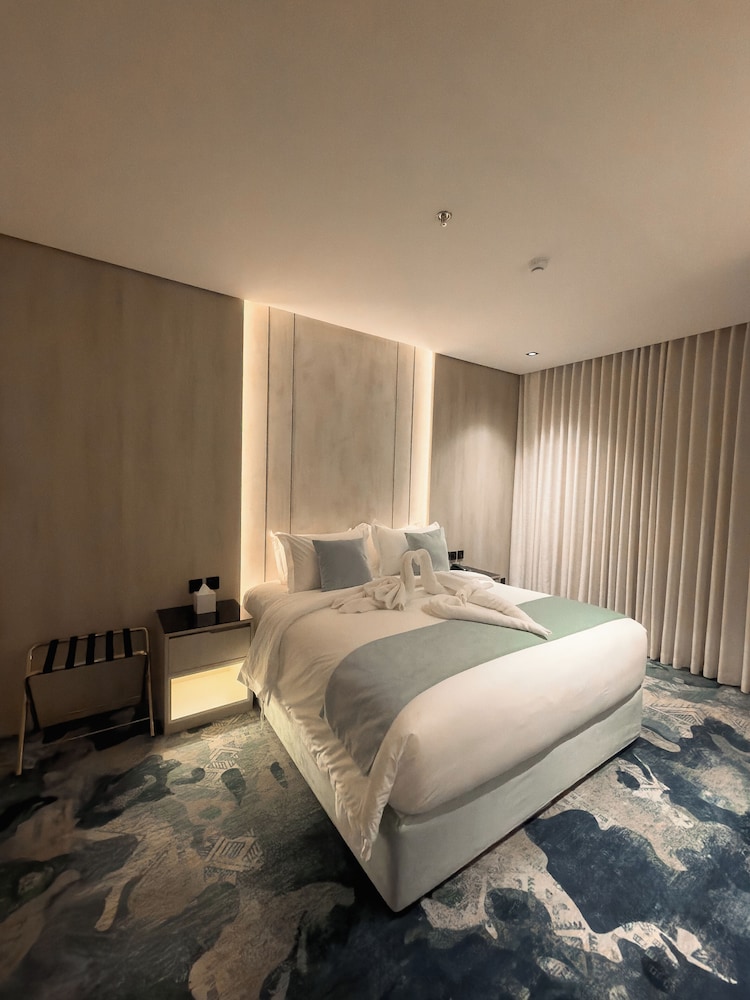 Rose Garden Hotel 28/50