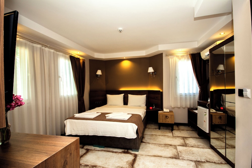 Anar Hotel 2/8
