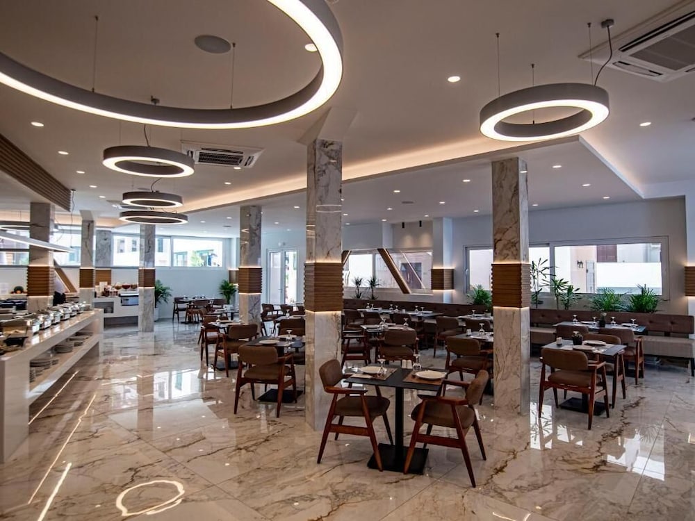 Elmi Suites 44/55