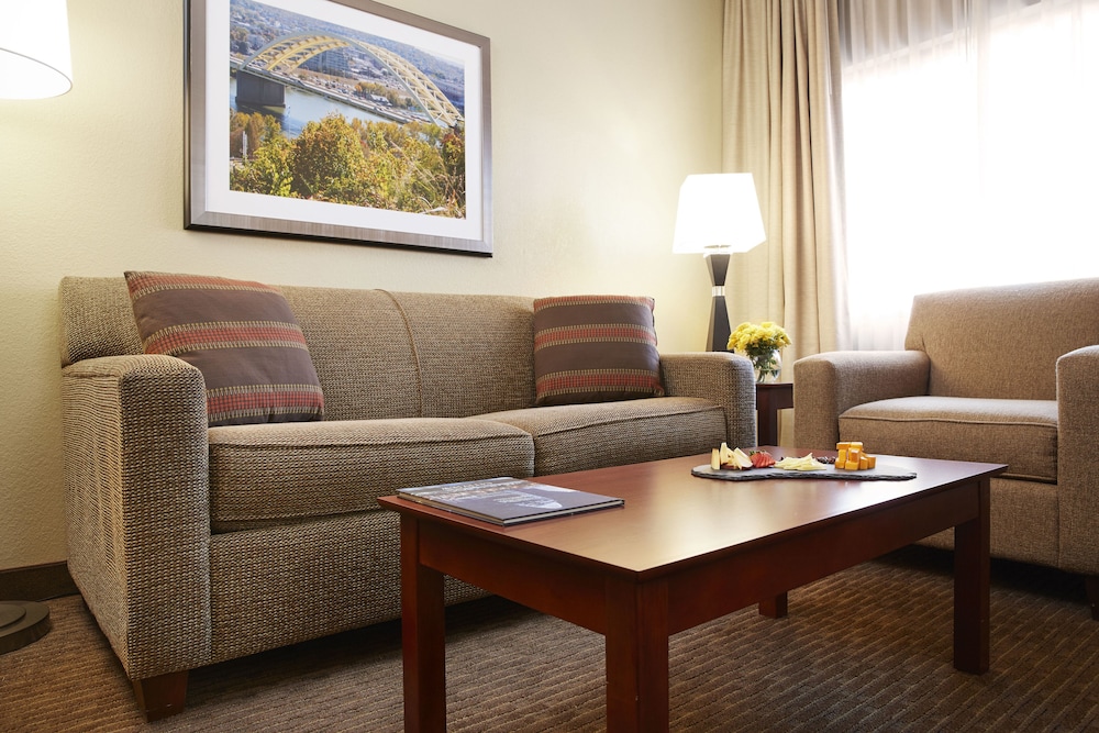 DoubleTree Suites by Hilton Cincinnati - Blue Ash 24/38