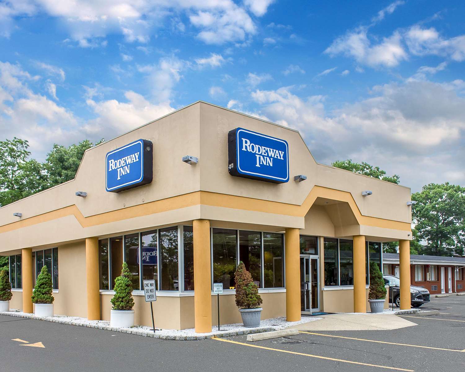 Rodeway Inn MacArthur Airport 4/36