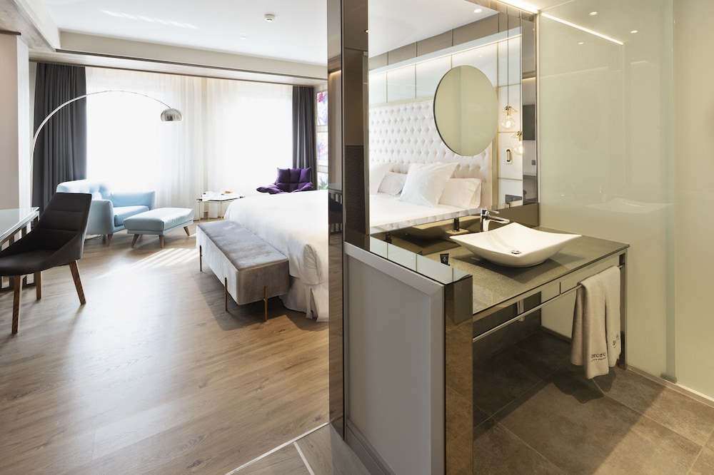 Barcelo Ourense 33/36