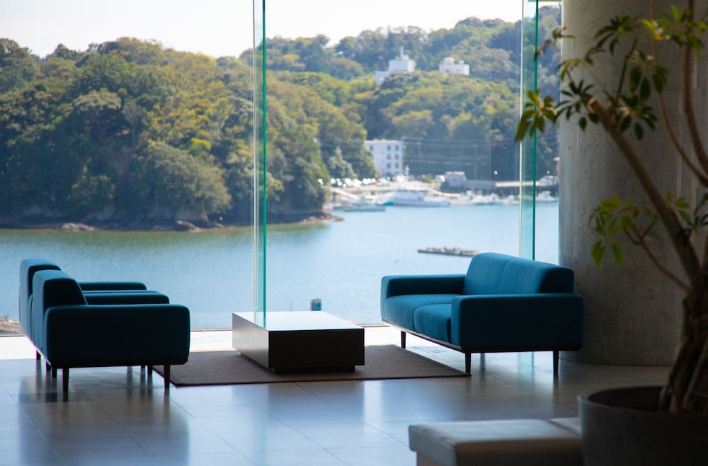 Toba Grand Hotel 40/42