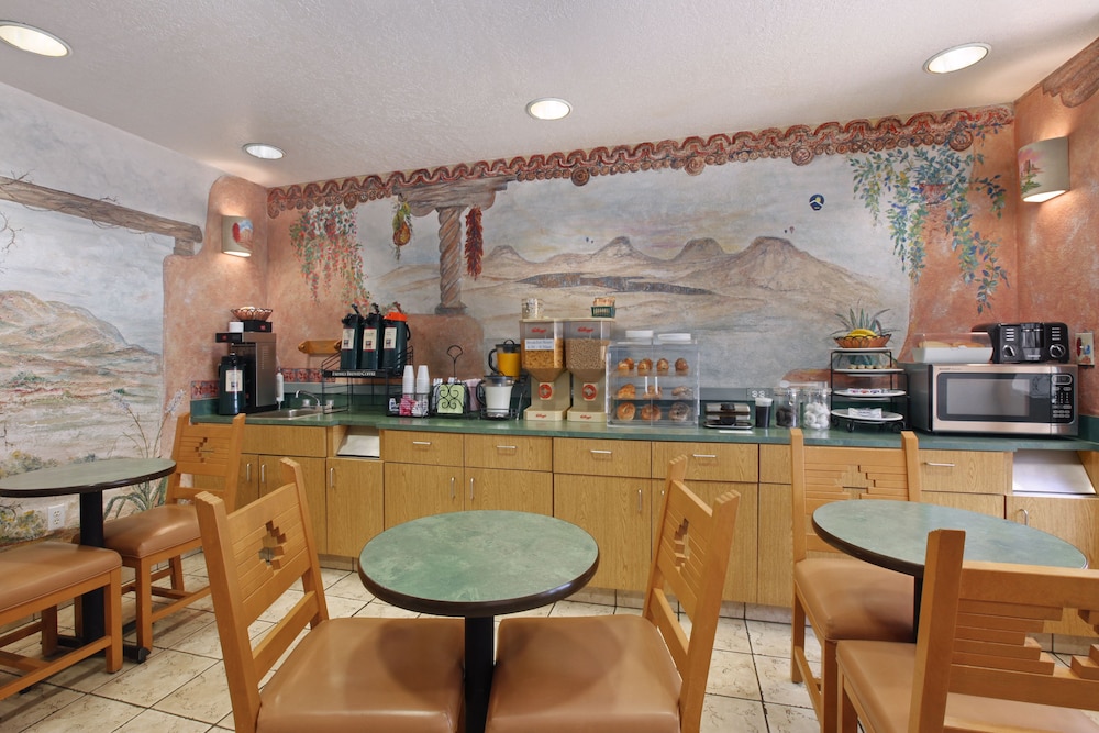 Microtel Inn and Suites by Wyndham Albuquerque W 21/26