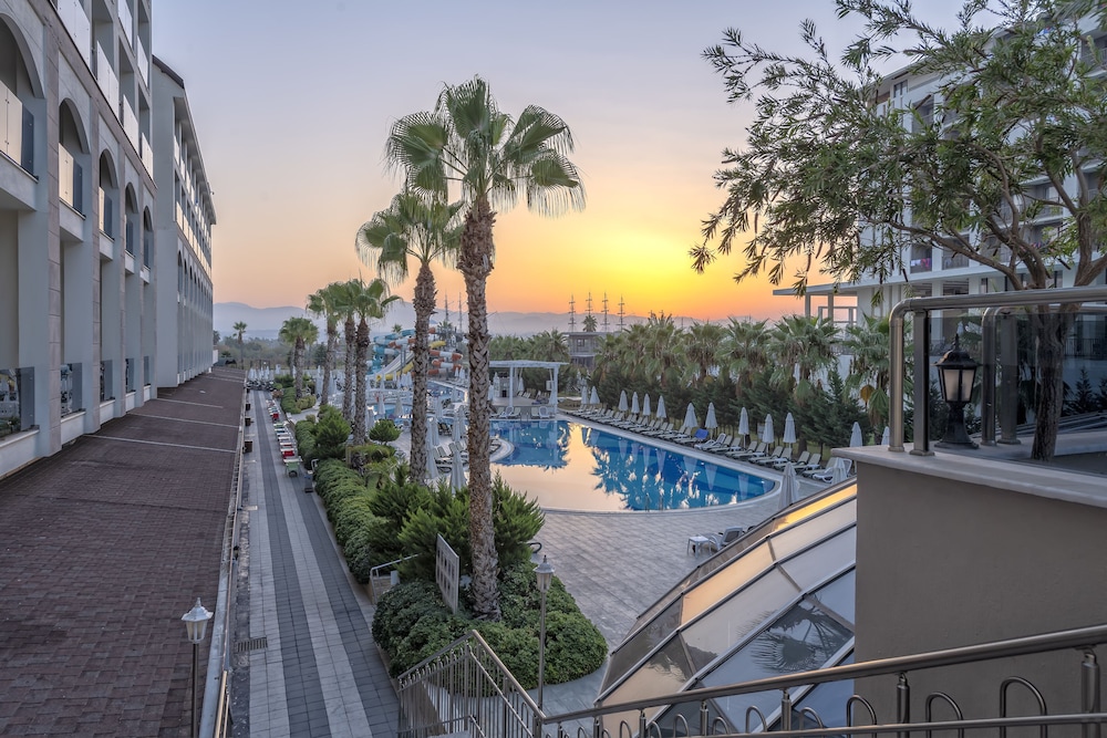 Port River Hotel 44/50