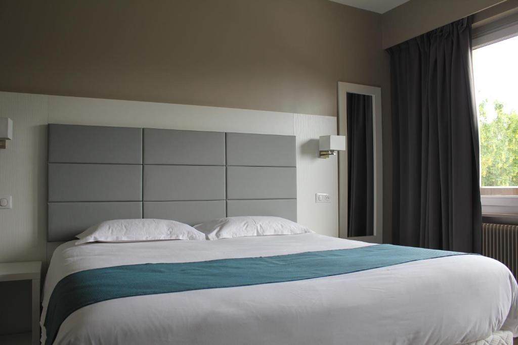 غرفة قياسية بسرير مزدوج، Hotel Le Quincangrogne 2/3