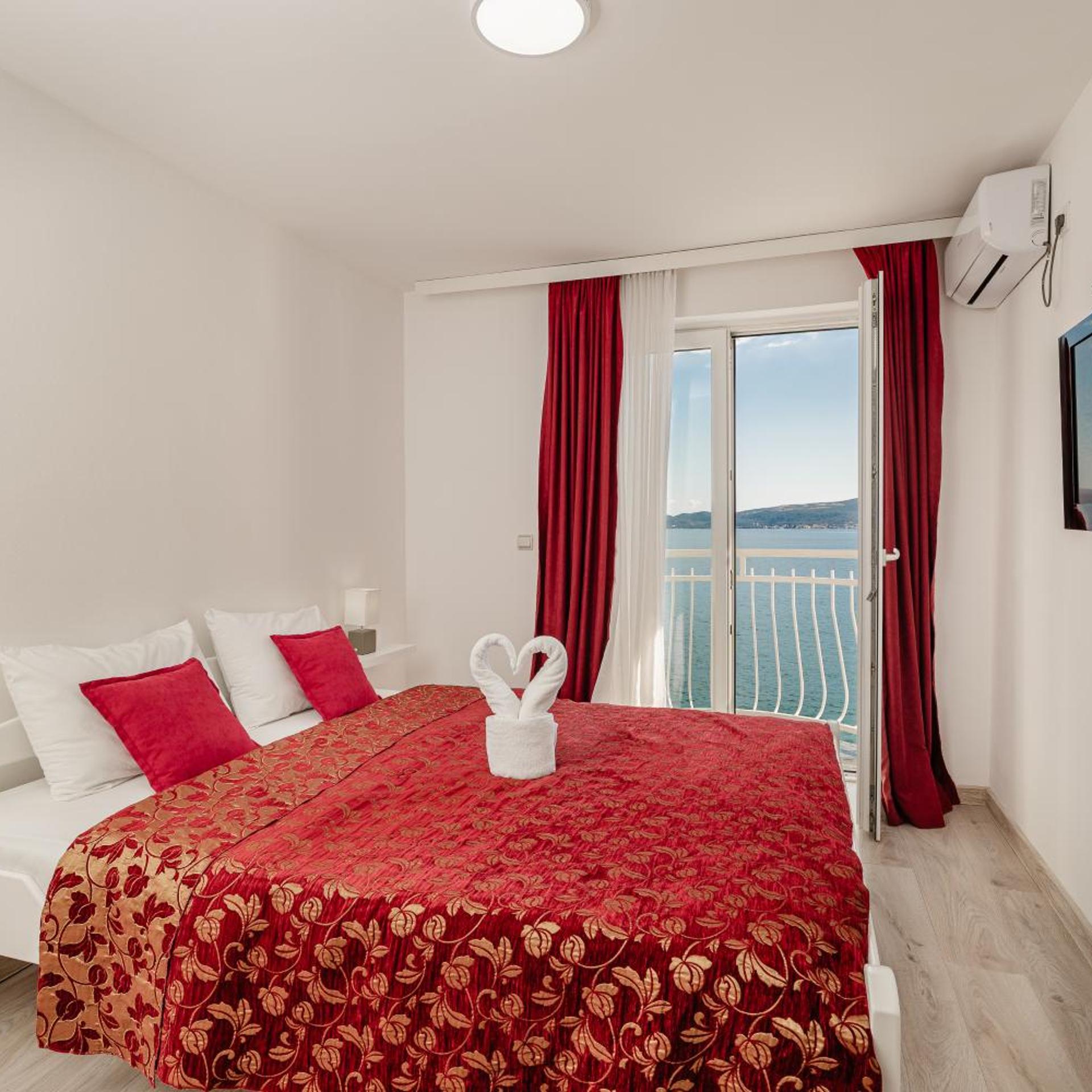 غرفة سوبيريور بسرير مزدوج بإطلالة على البحر، Azzurro Hotel Bijela, Herceg Novi 3/10