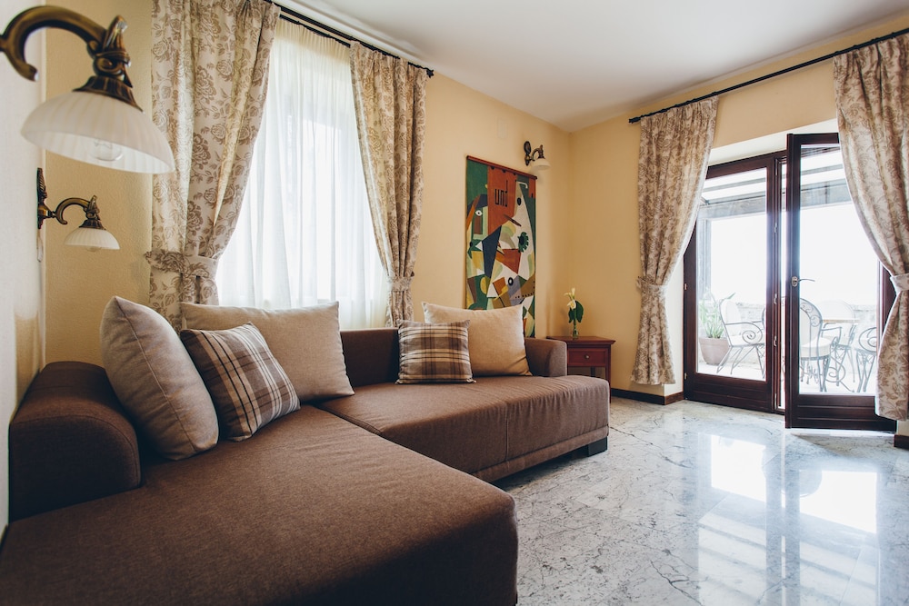 Eco Hotel Carrubba 50/72