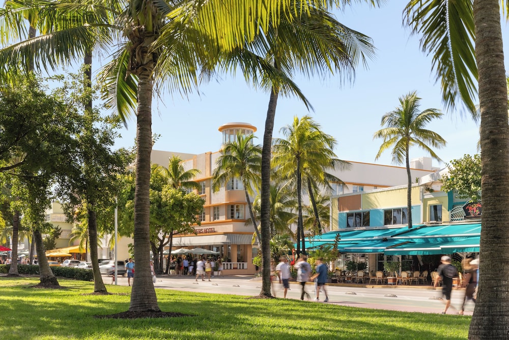 Waldorf Towers South Beach 37/50