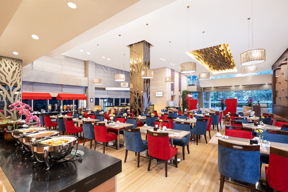 Swiss Belinn Manyar 66/75